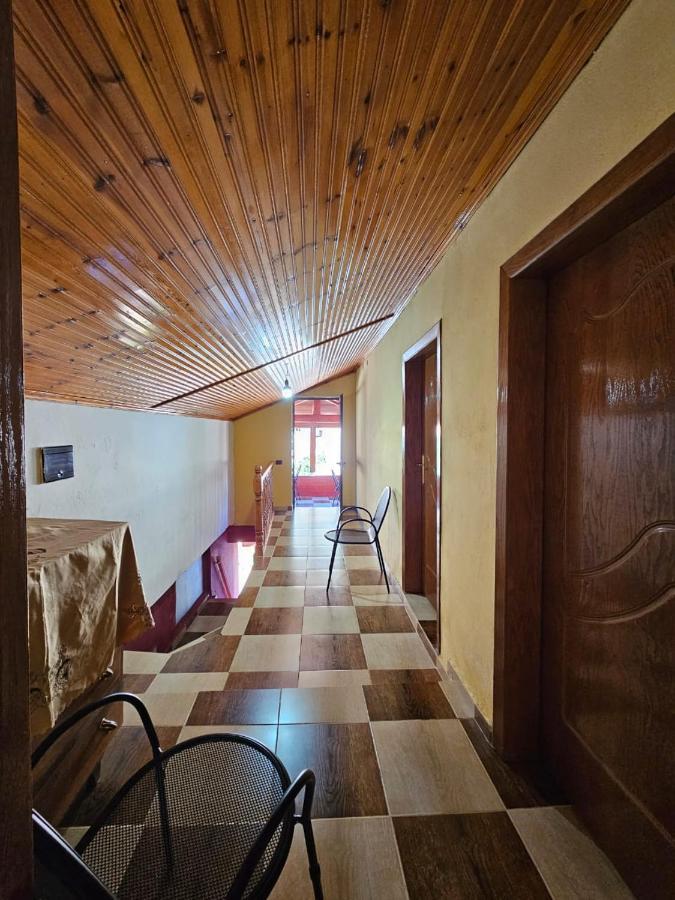 Castle - Inside,Voga Guesthause Hotel Kruje Ngoại thất bức ảnh